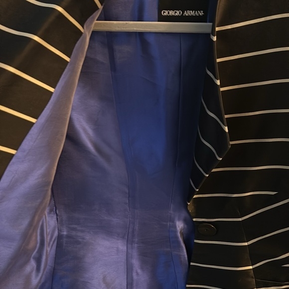 Georgio Armani blazer - Picture 2 of 5